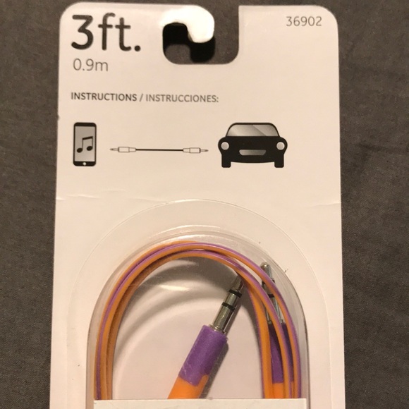 BRAND NEW AUX CORD! - Picture 4 of 5